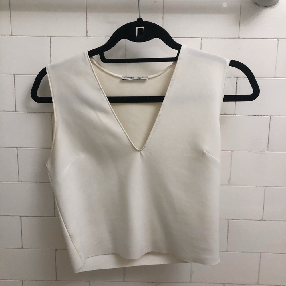 Cropped V Neck from Zara